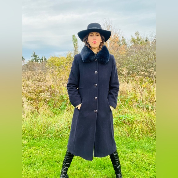 Wool/Cashmere Overcoat - Picture 2 of 5